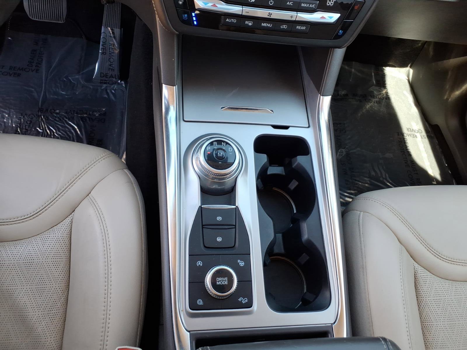 Used 2020 Ford Explorer Platinum w/ Premium Technology Package image 17