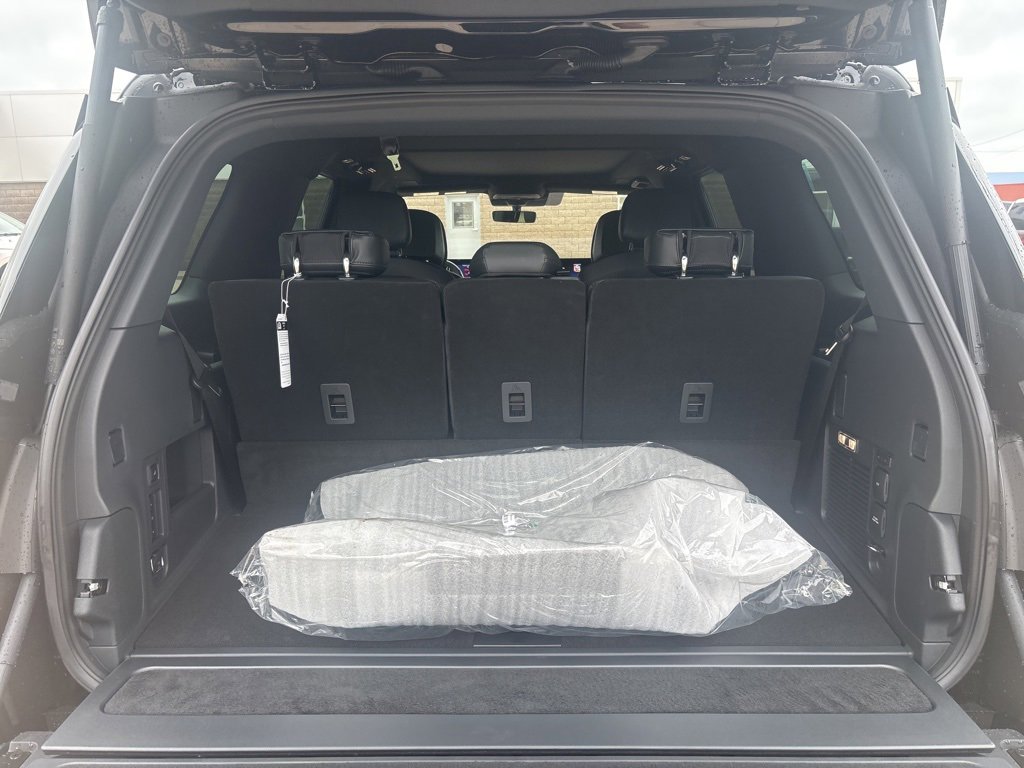 New 2025 Lincoln Navigator Reserve w/ Jet Appearance Package image 11