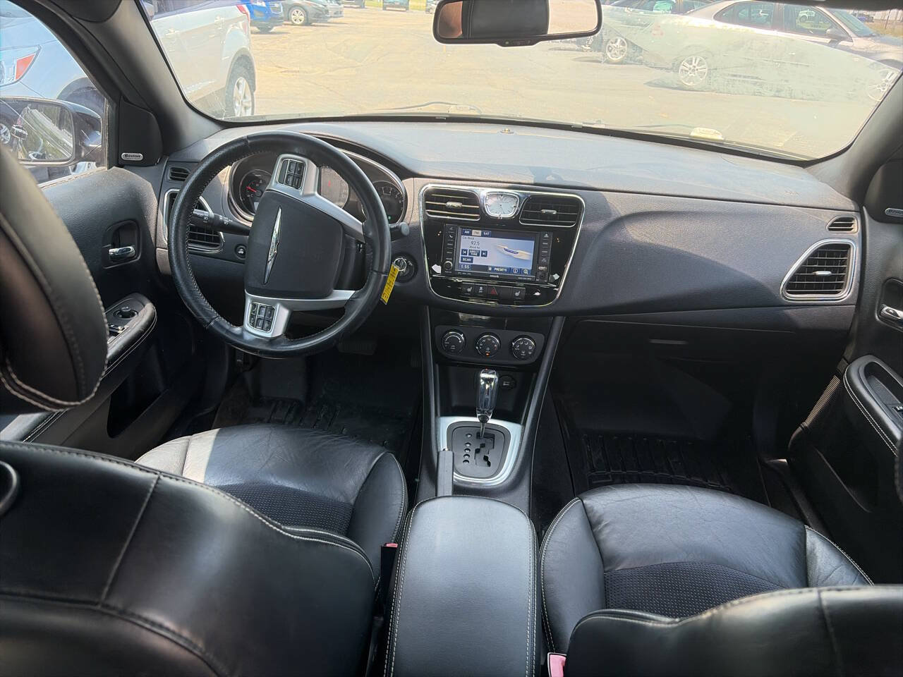 Used 2011 Chrysler 200 S FWD image 7