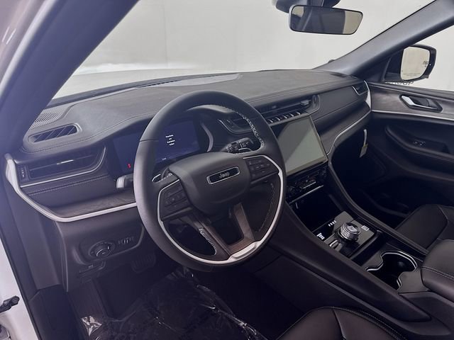 New 2025 Jeep Grand Cherokee Limited image 9