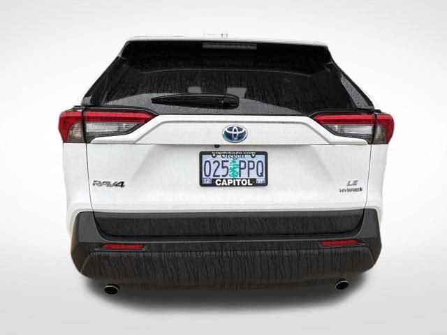 Used 2024 Toyota RAV4 LE AWD/4WD image 9