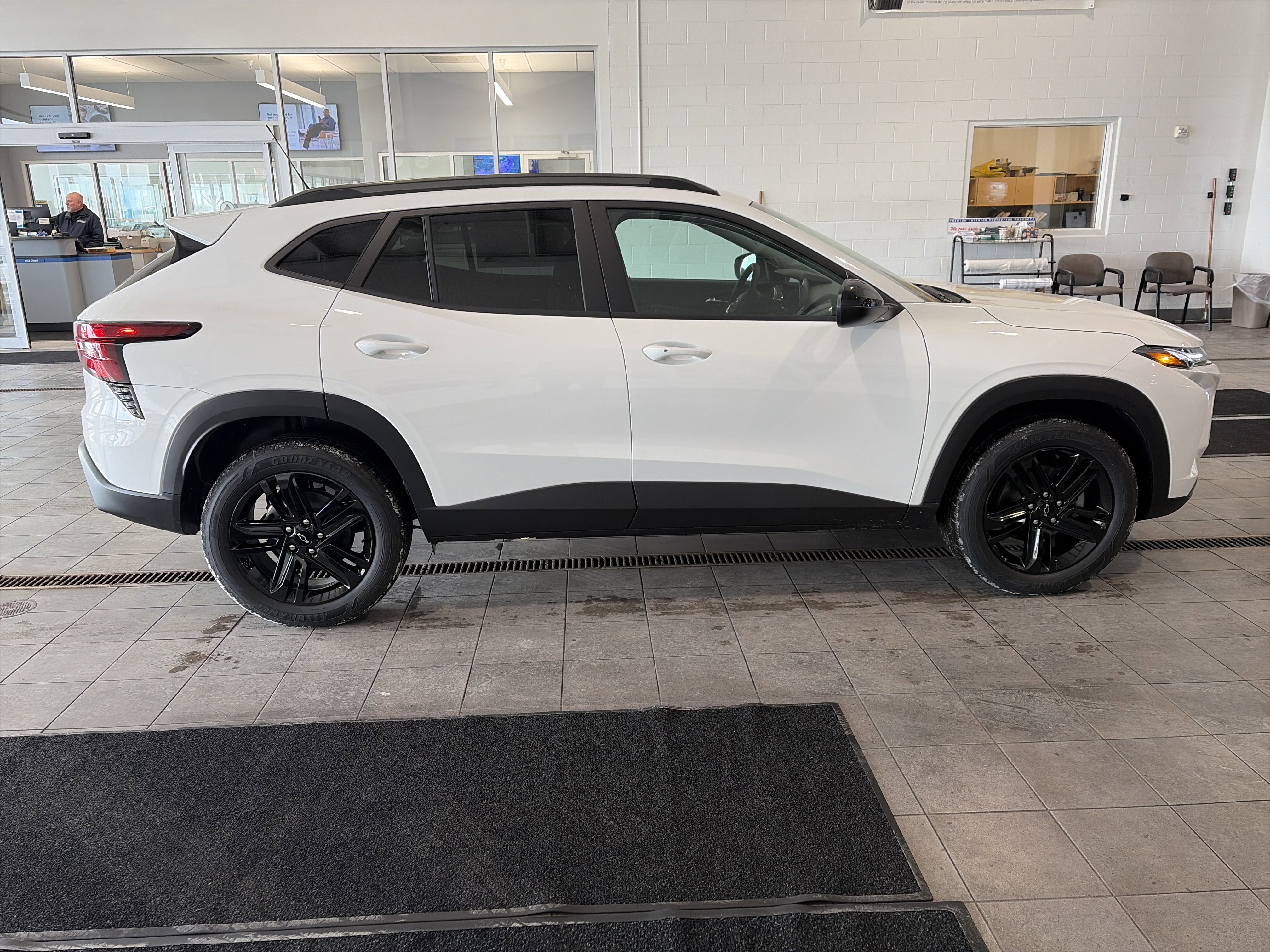 New 2026 Chevrolet Trax ACTIV w/ Driver Confidence Package image 2