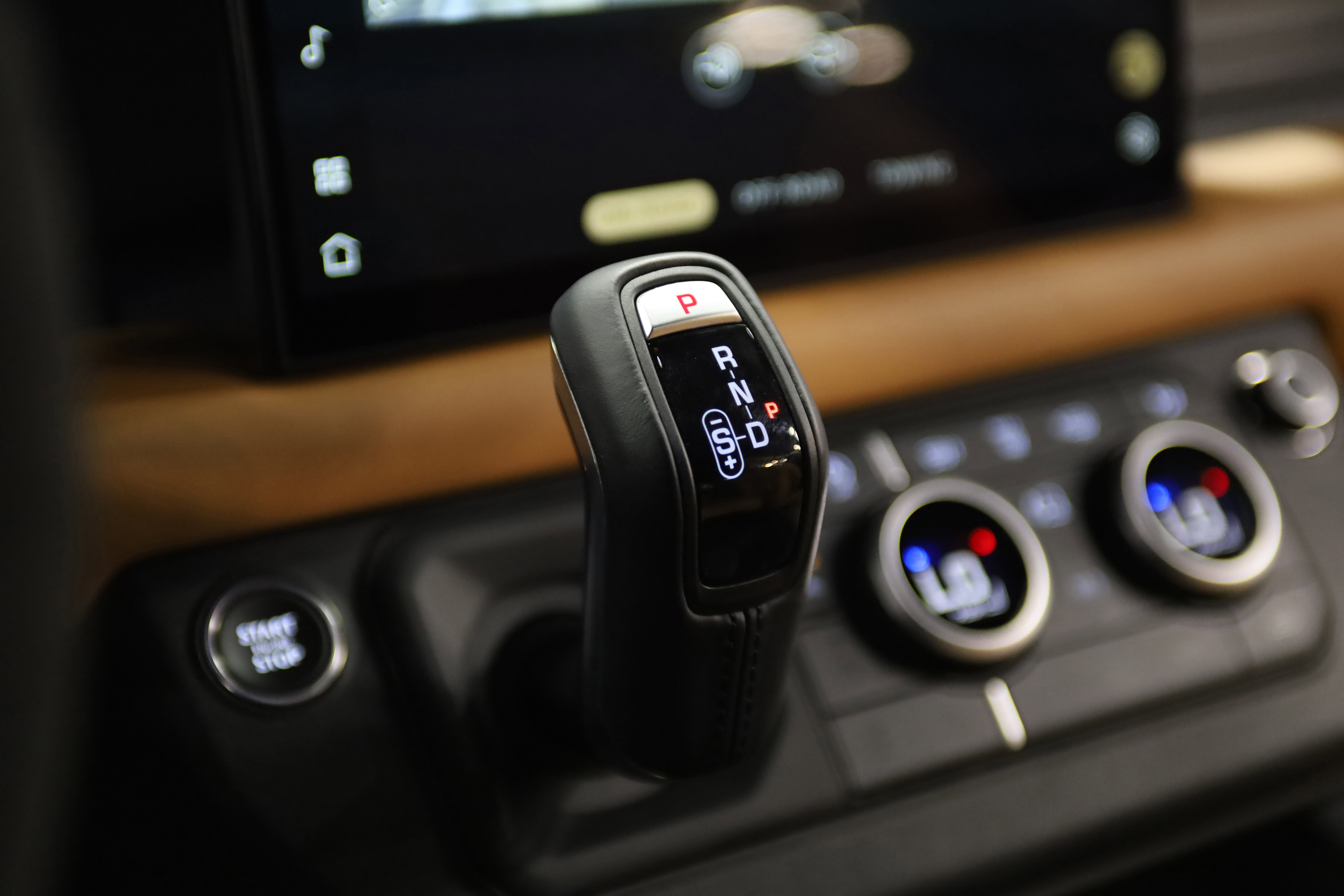 Used 2023 Land Rover Defender 110 Carpathian Edition AWD/4WD image 29