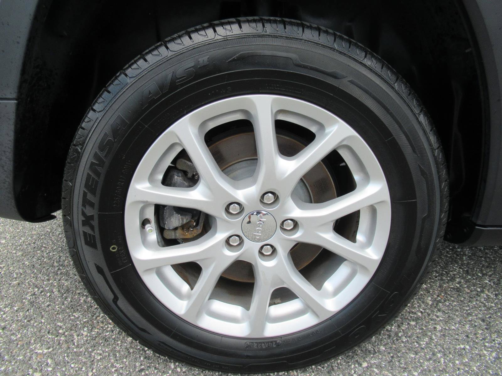 Used 2014 Jeep Cherokee Latitude w/ Comfort/Convenience Group FWD image 8