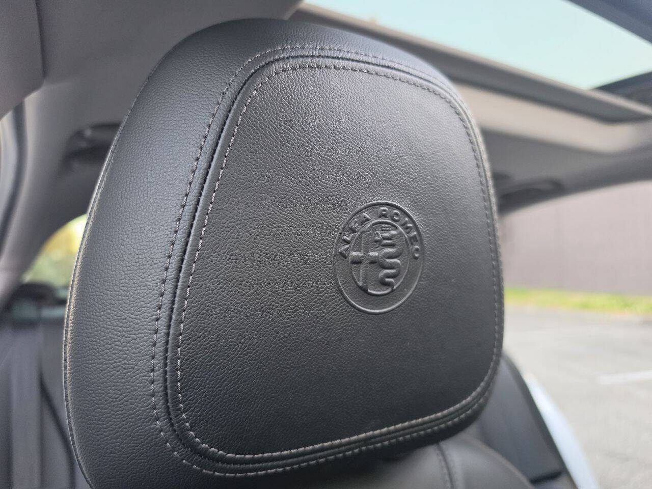 Used 2018 Alfa Romeo Giulia RWD image 41