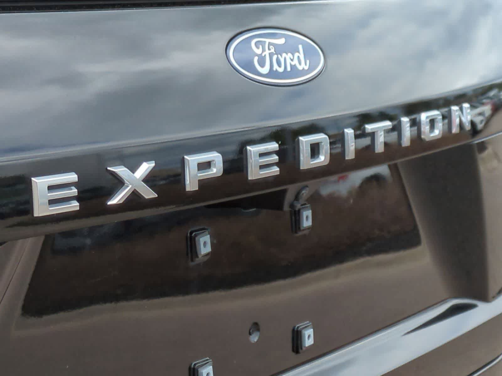 Used 2025 Ford Expedition Active AWD/4WD image 13