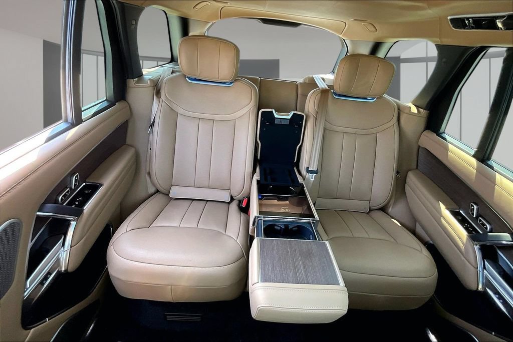 New 2026 Land Rover Range Rover Autobiography AWD/4WD image 11