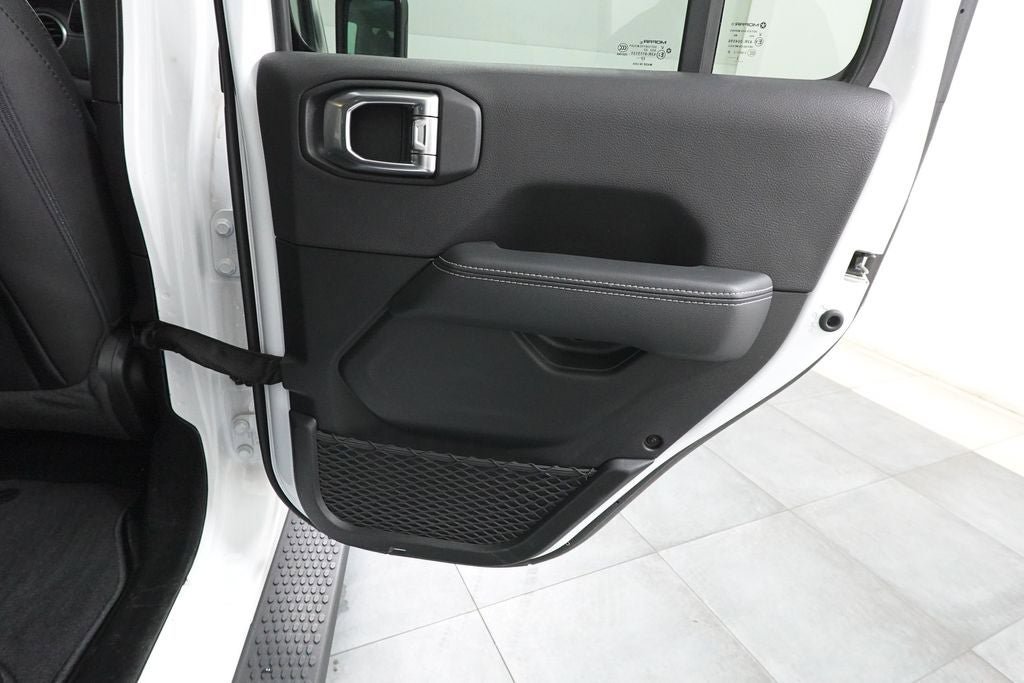 Used 2023 Jeep Wrangler Unlimited Sahara w/ Cold Weather Group AWD/4WD image 30