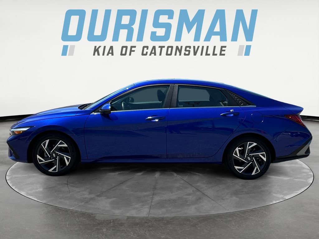 Used 2024 Hyundai Elantra Limited FWD image 3