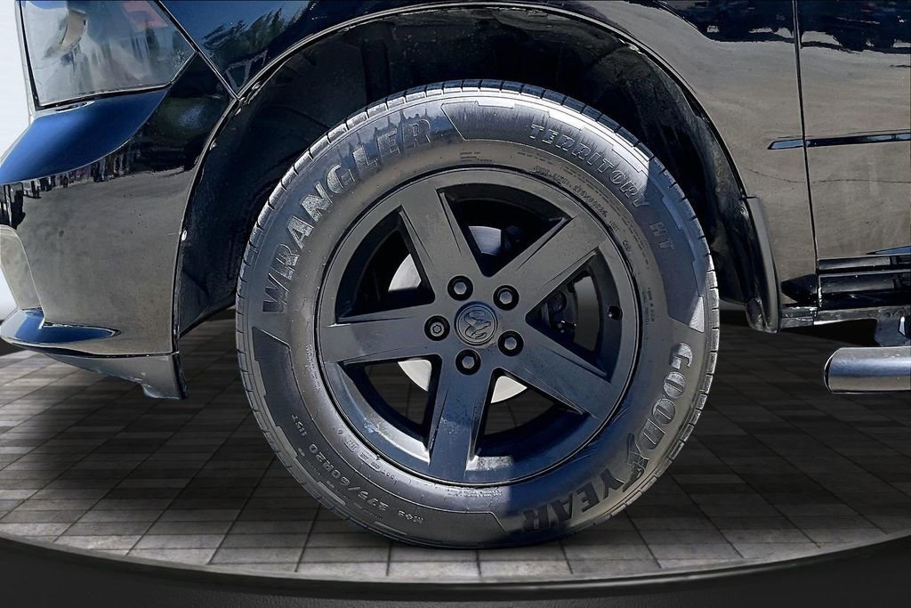 Used 2015 RAM 1500 Express AWD/4WD image 33