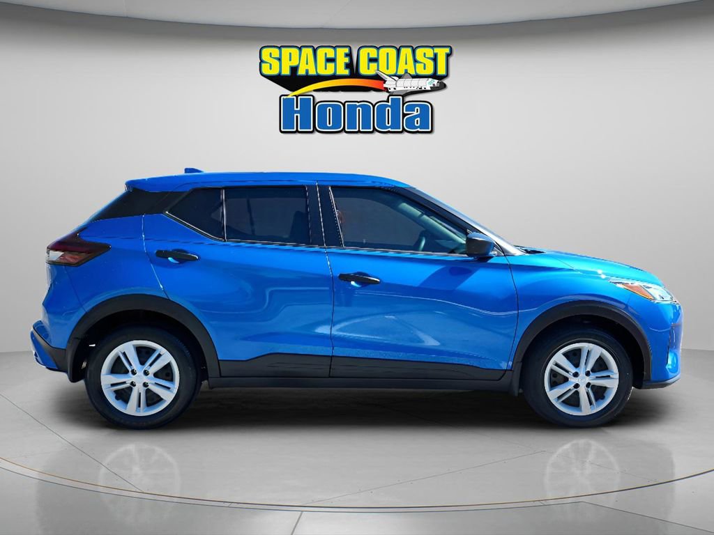 Used 2024 Nissan Kicks S image 2