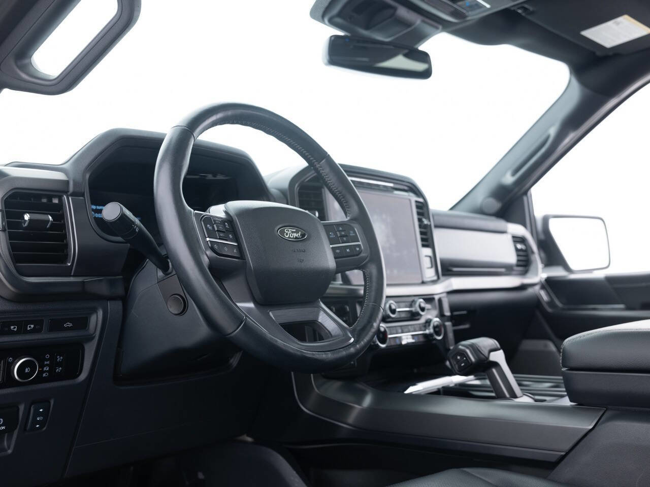 Used 2024 Ford F150 Lariat w/ Bed Utility Package AWD/4WD image 30