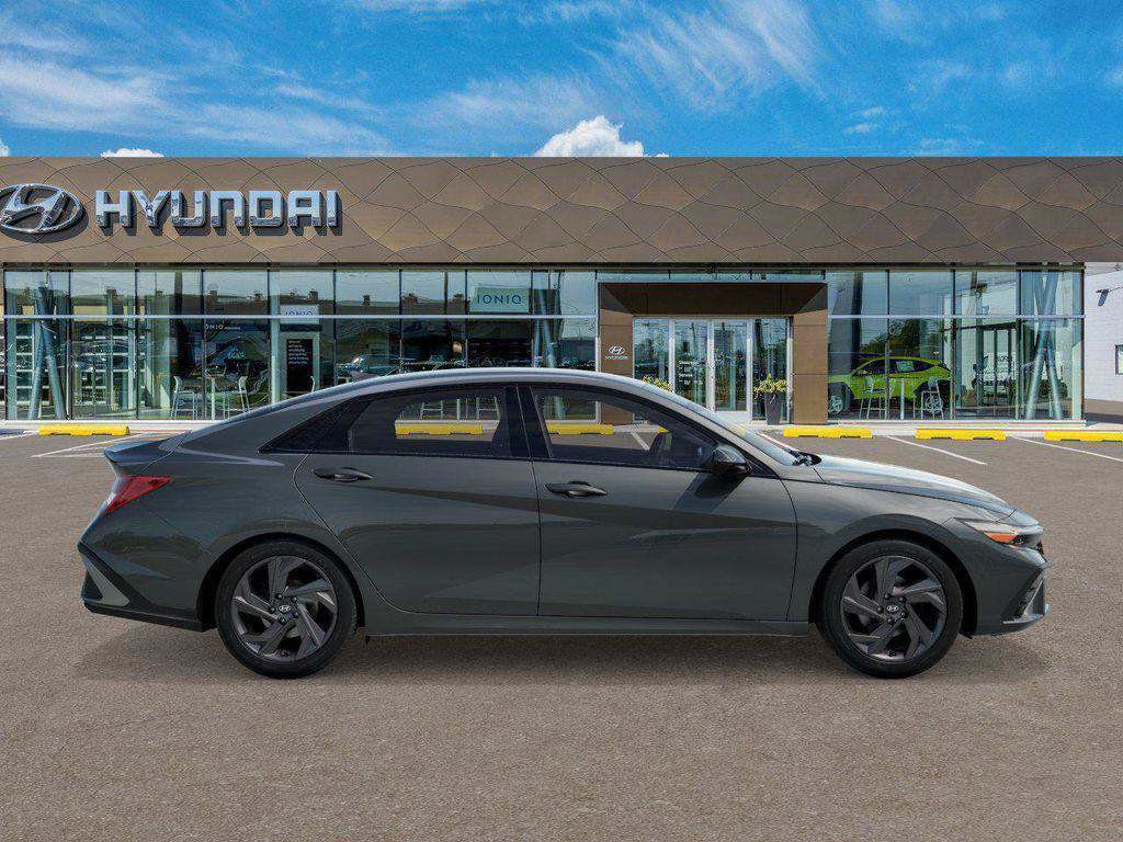 New 2026 Hyundai Elantra SEL Sport FWD image 7