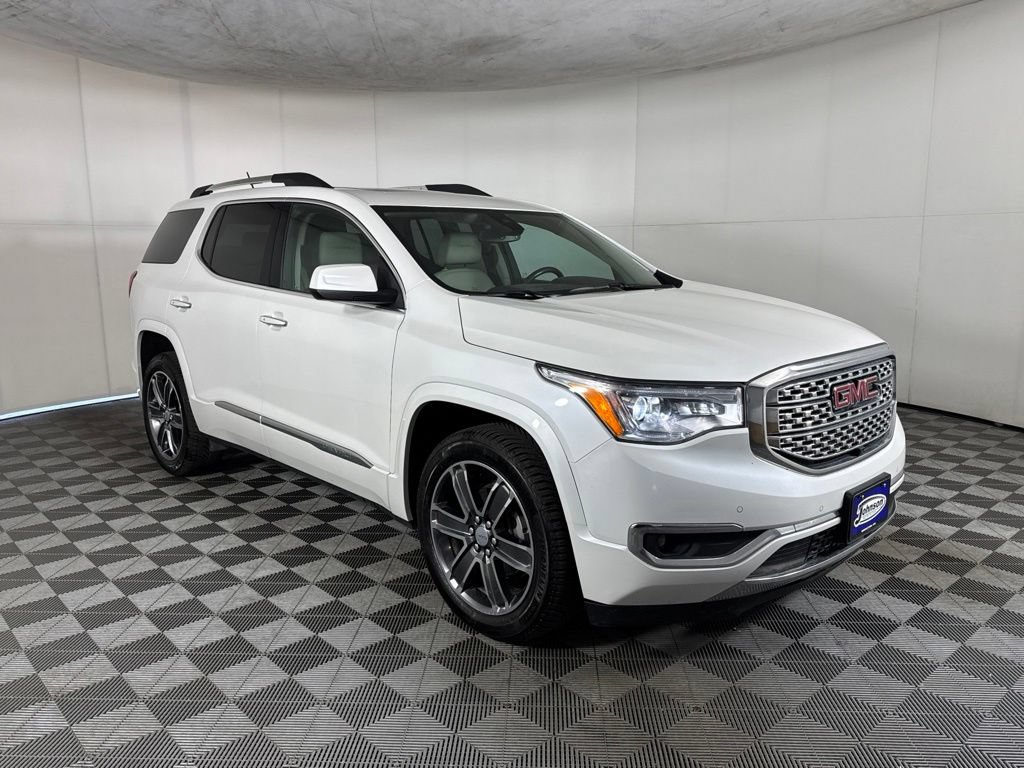 Used 2017 GMC Acadia Denali w/ Technology Package AWD/4WD image 3