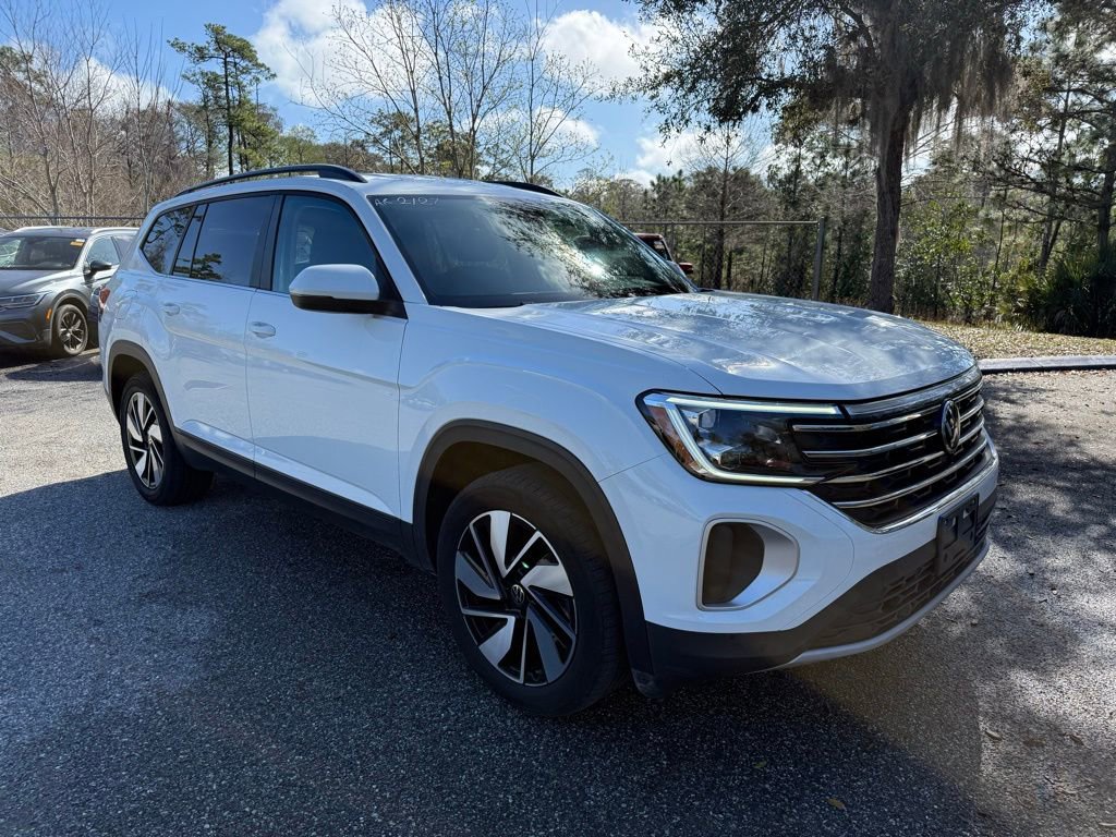 Used 2024 Volkswagen Atlas SE image 3