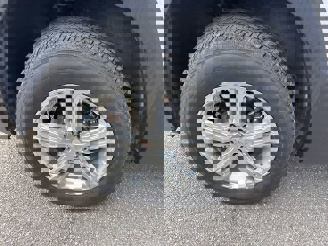 Used 2024 GMC Terrain SLE AWD/4WD image 25