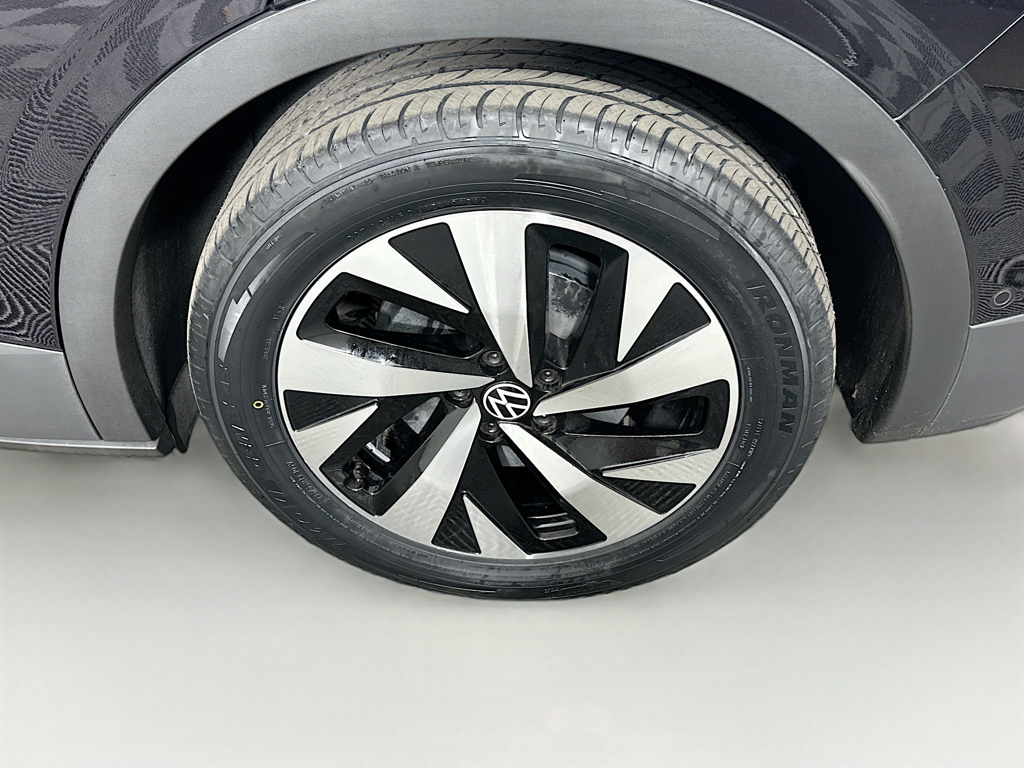 Used 2023 Volkswagen ID.4 2WD image 11