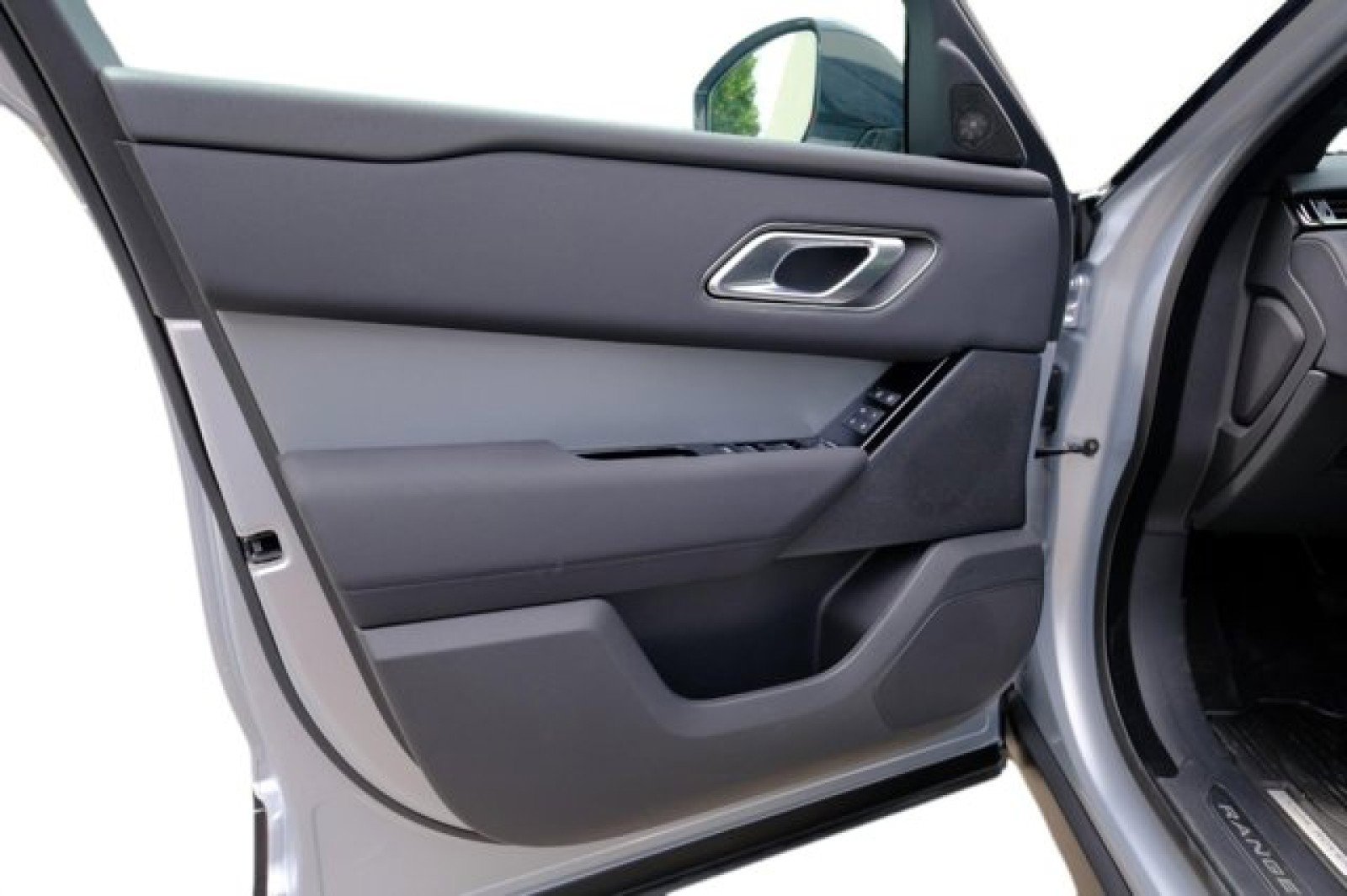 New 2025 Land Rover Range Rover Velar S image 11