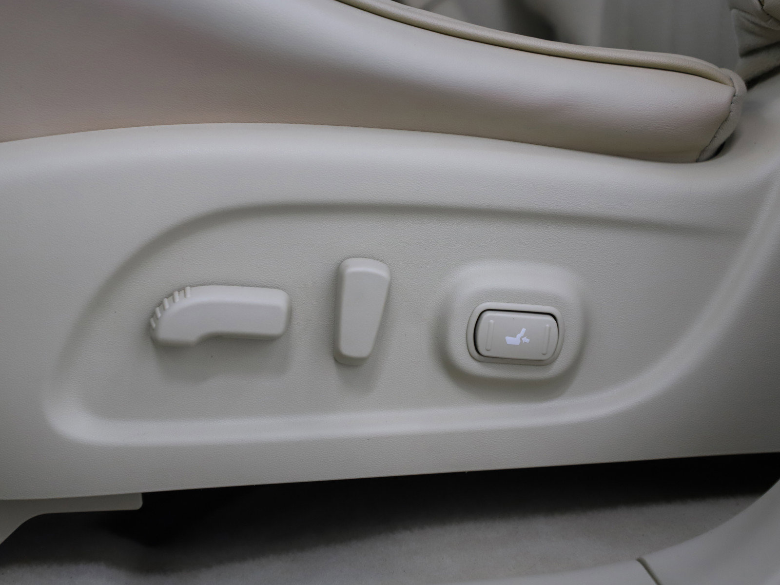 Used 2014 INFINITI QX60 AWD w/ Premium Plus Package image 31