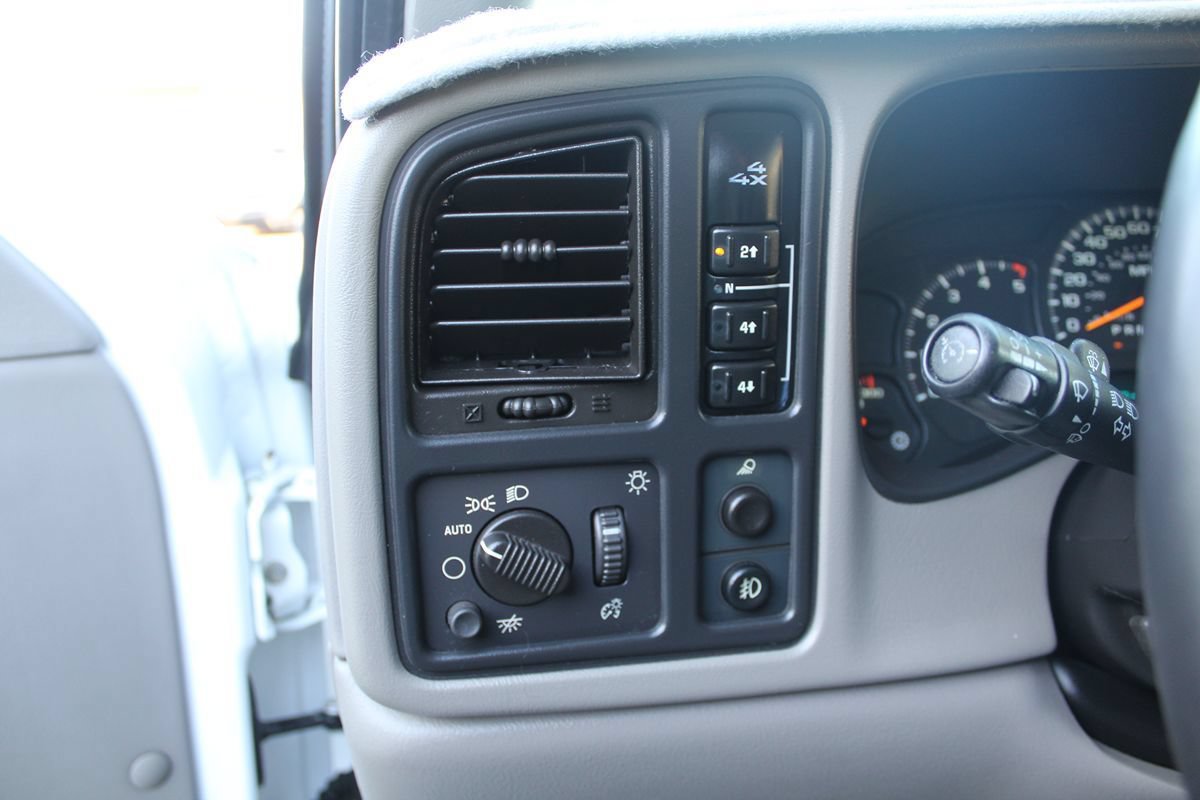 Used 2007 Chevrolet Silverado 2500 LT w/ Heavy-Duty Power Package AWD/4WD image 37