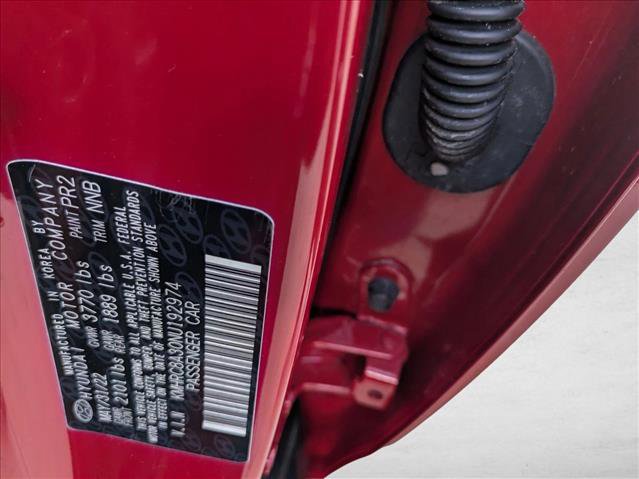 Used 2022 Hyundai Venue Limited image 24