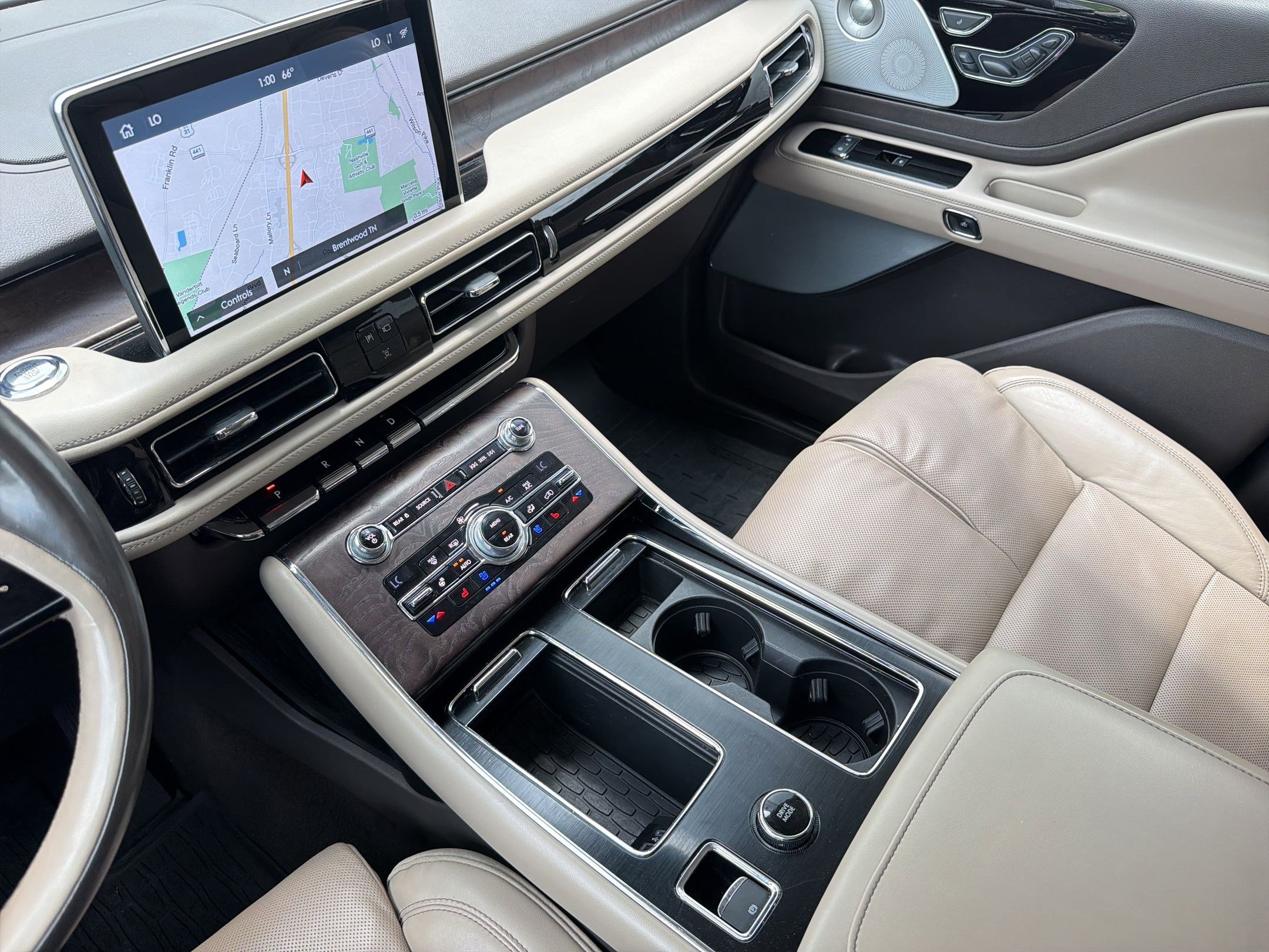 Used 2020 Lincoln Aviator Reserve w/ Equipment Group 201A AWD/4WD image 27