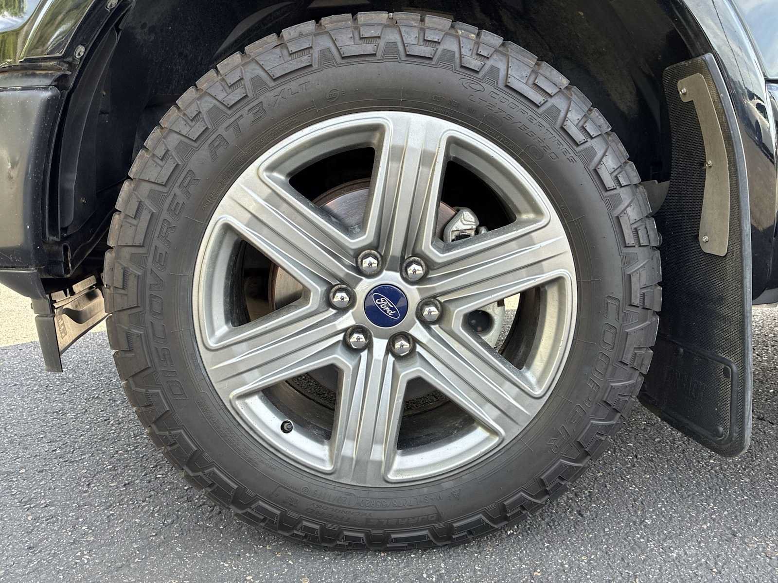 Used 2018 Ford F150 Lariat w/ Equipment Group 502A Luxury AWD/4WD image 17