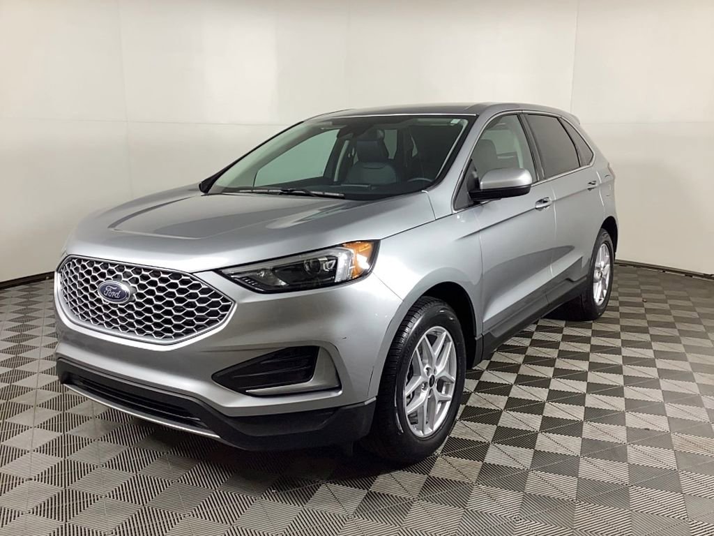 Used 2024 Ford Edge SEL image 5