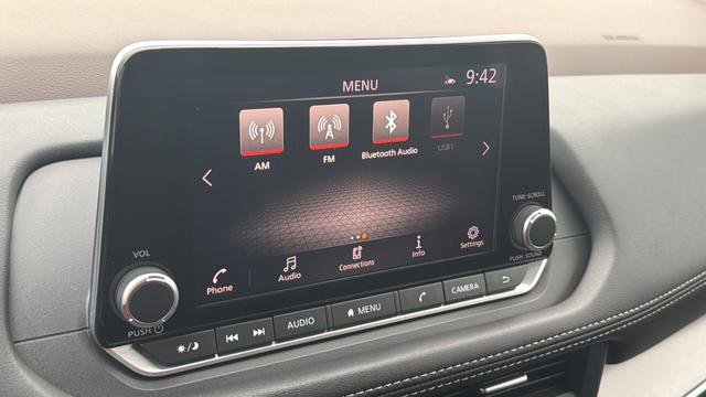 Used 2023 Nissan Rogue SV image 10