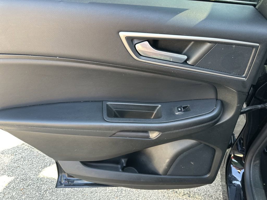 Used 2023 Ford Edge SEL image 23