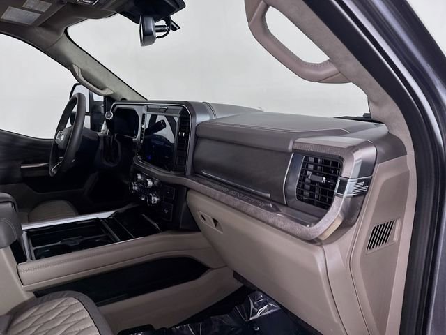 New 2026 Ford F450 Platinum w/ Platinum Plus Package image 31