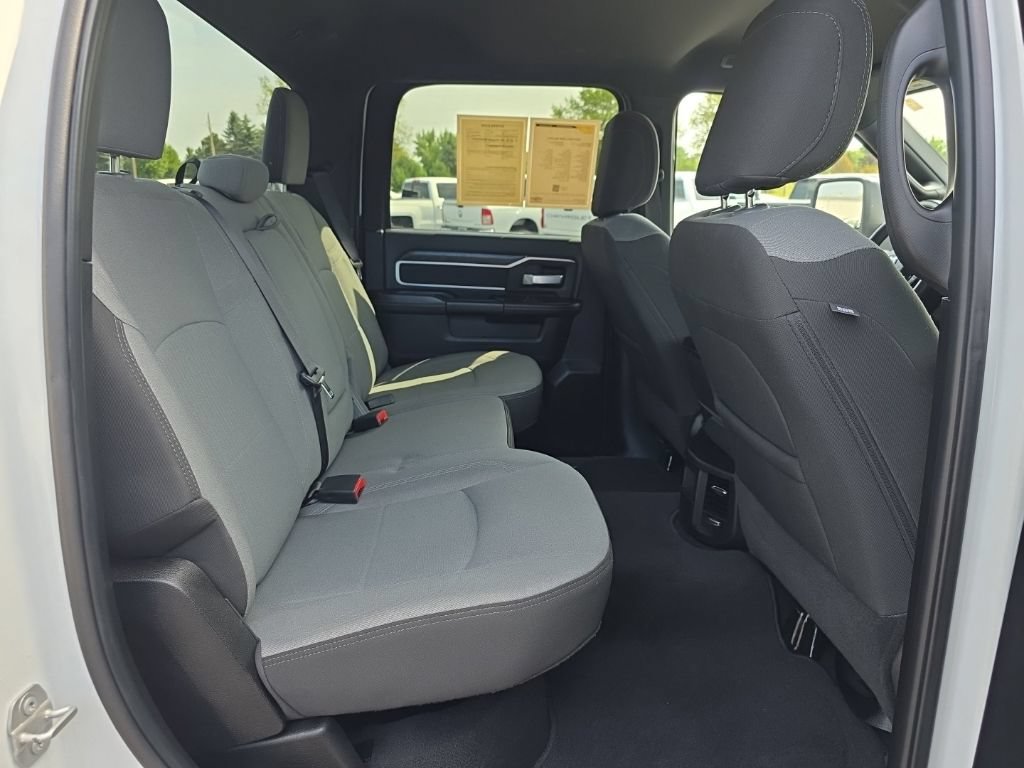 Used 2024 RAM 2500 Big Horn AWD/4WD image 28