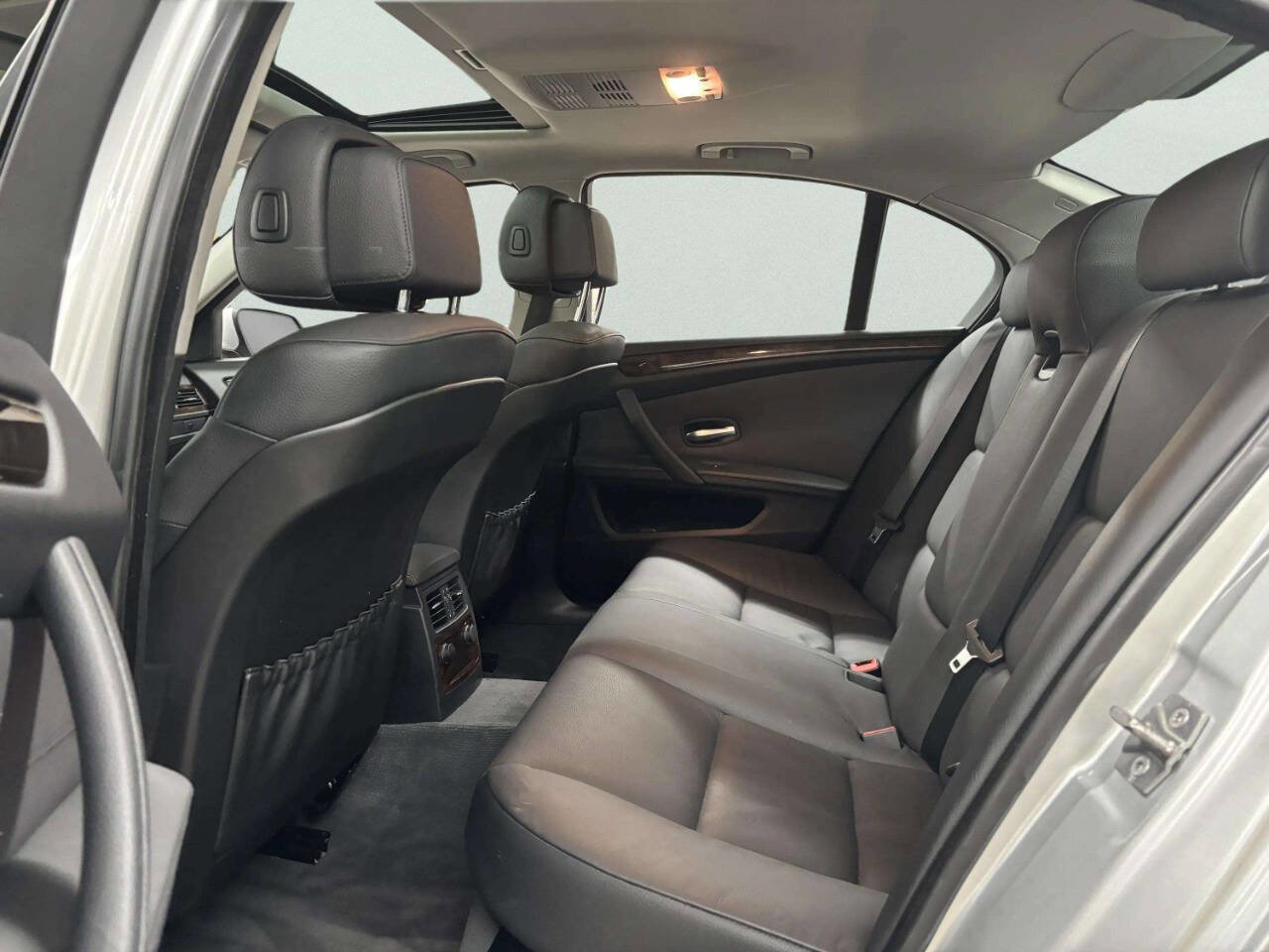 Used 2010 BMW 528i xDrive Sedan image 16