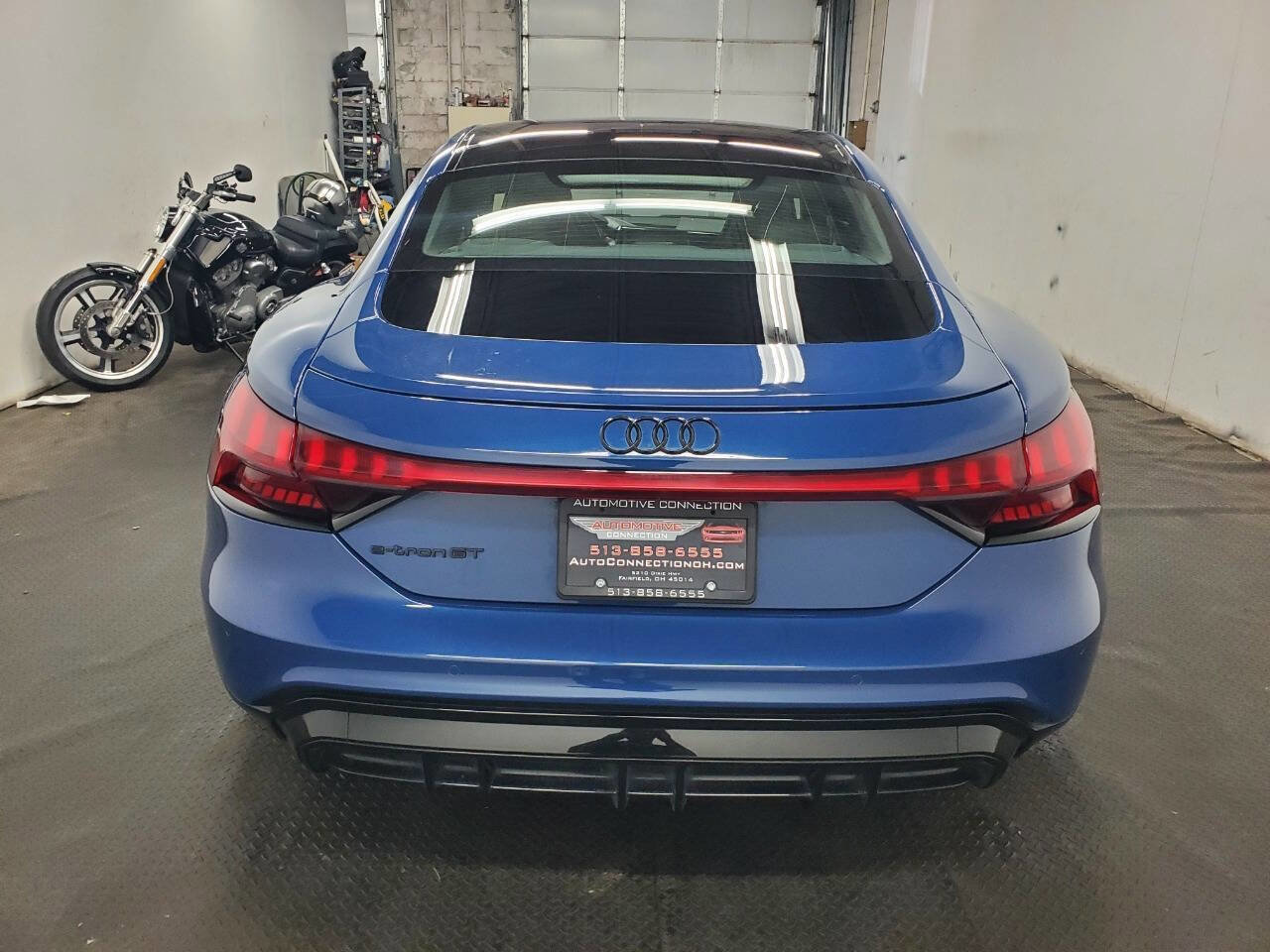 Used 2022 Audi e-tron GT Prestige image 6