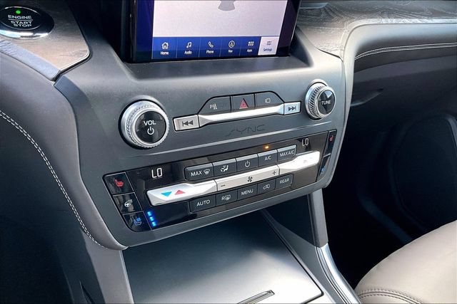 Used 2020 Ford Explorer Platinum w/ Premium Technology Package AWD/4WD image 31