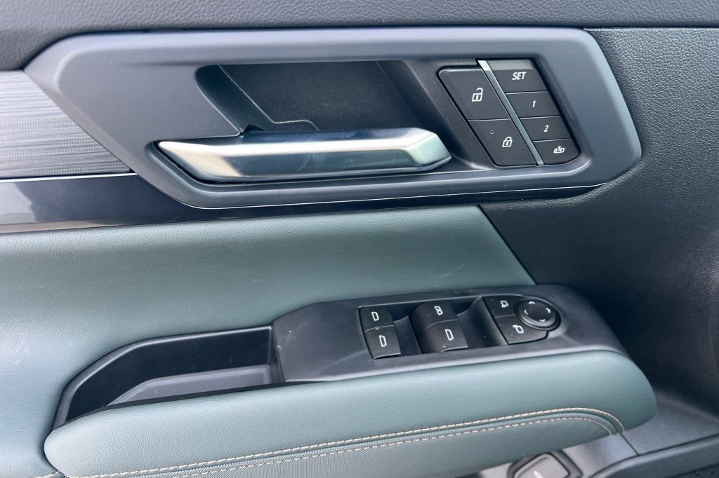 New 2026 GMC Terrain AT4 w/ Convenience Package III image 8