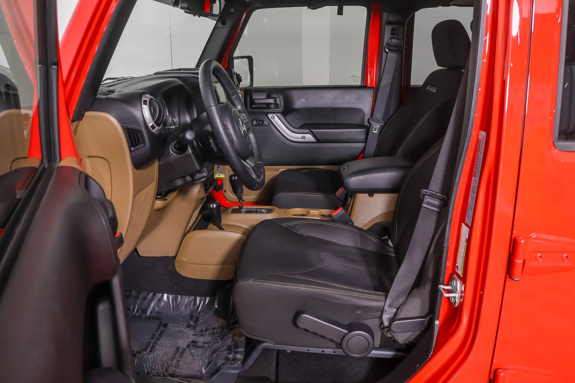 Used 2017 Jeep Wrangler Unlimited Sahara w/ Connectivity Group AWD/4WD image 7