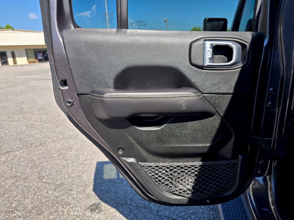 Used 2022 Jeep Wrangler Unlimited Sahara AWD/4WD image 46