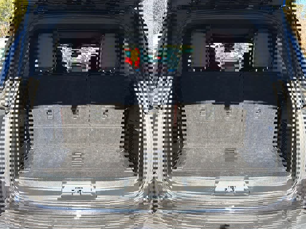 Used 2023 Ford Expedition Limited image 16