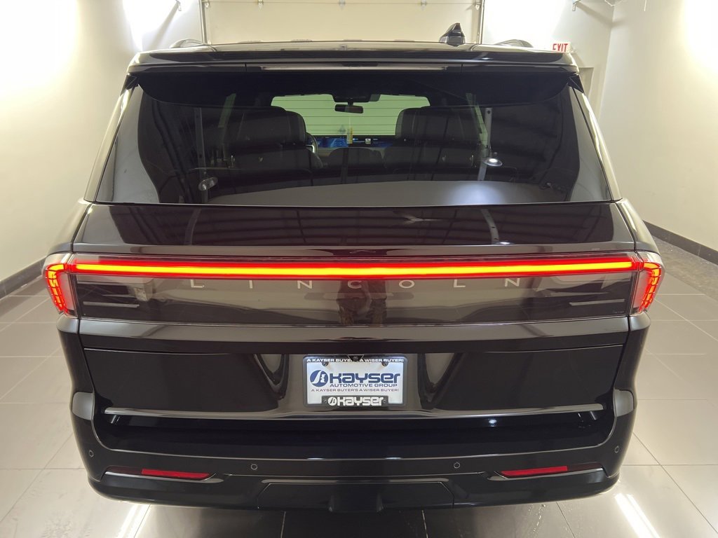New 2026 Lincoln Navigator Reserve image 5