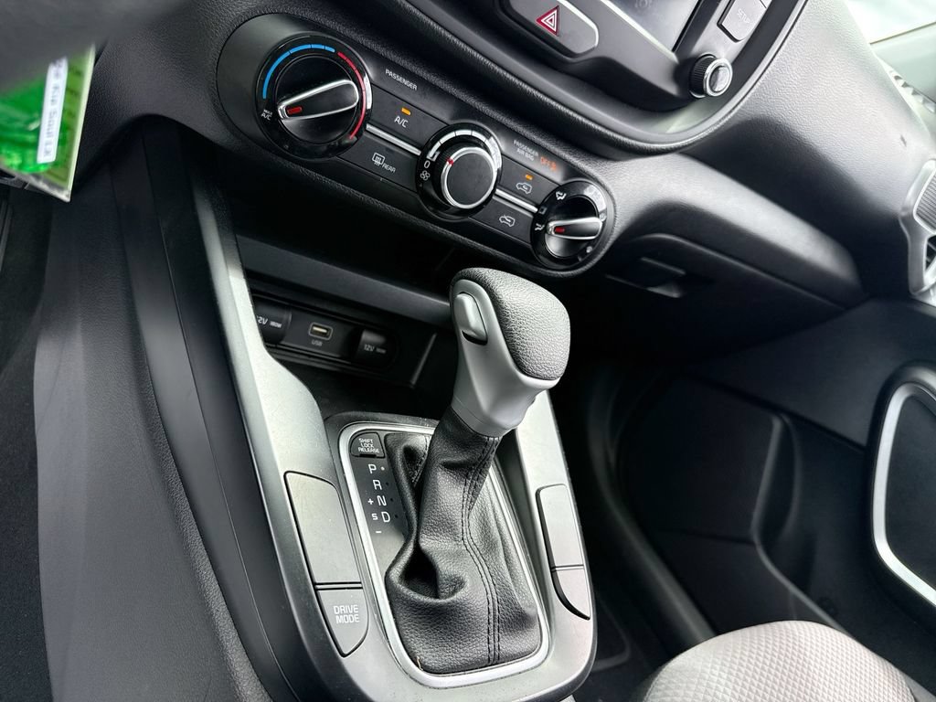 Used 2024 Kia Soul LX w/ Option Group 015 FWD image 19