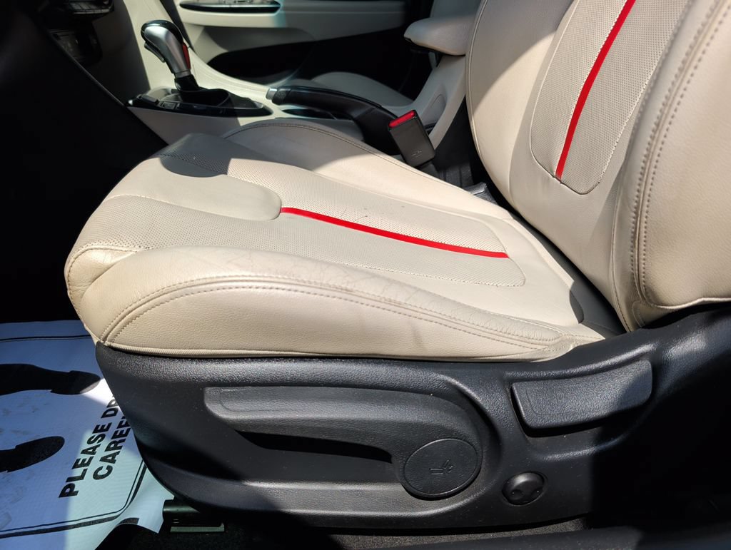 Used 2019 Hyundai Veloster Turbo Ultimate FWD image 9