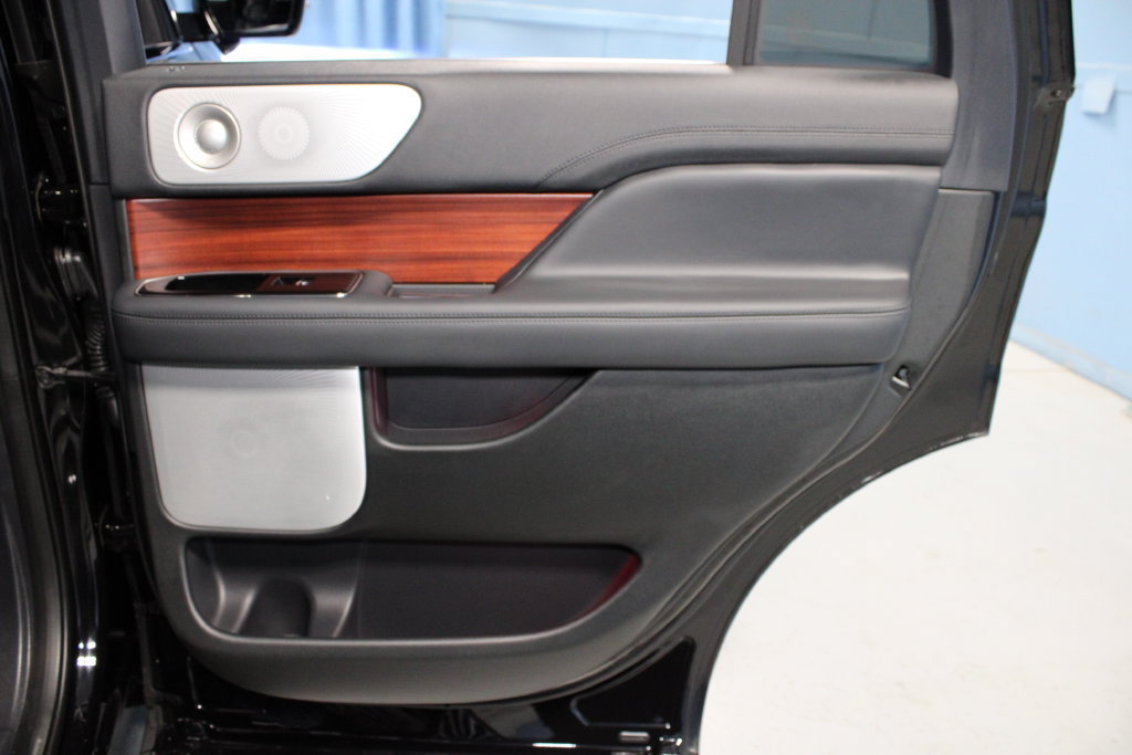 Used 2024 Lincoln Navigator Reserve AWD/4WD image 27