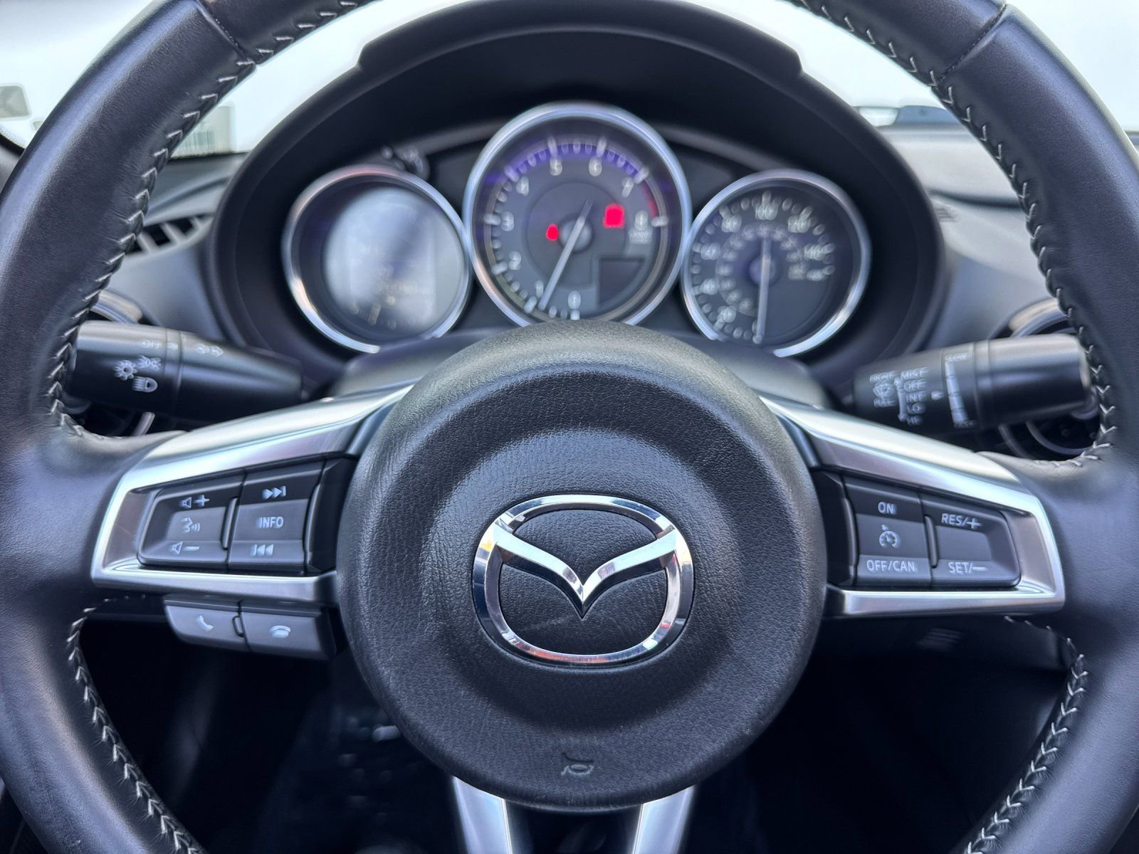 Used 2022 MAZDA MX-5 Miata Sport RWD image 24