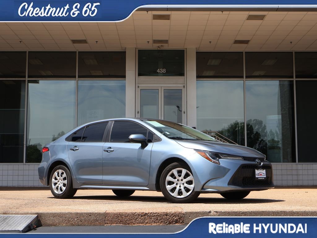 Used 2020 Toyota Corolla LE FWD image 2