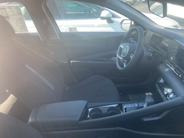 New 2025 Hyundai Elantra Blue image 32