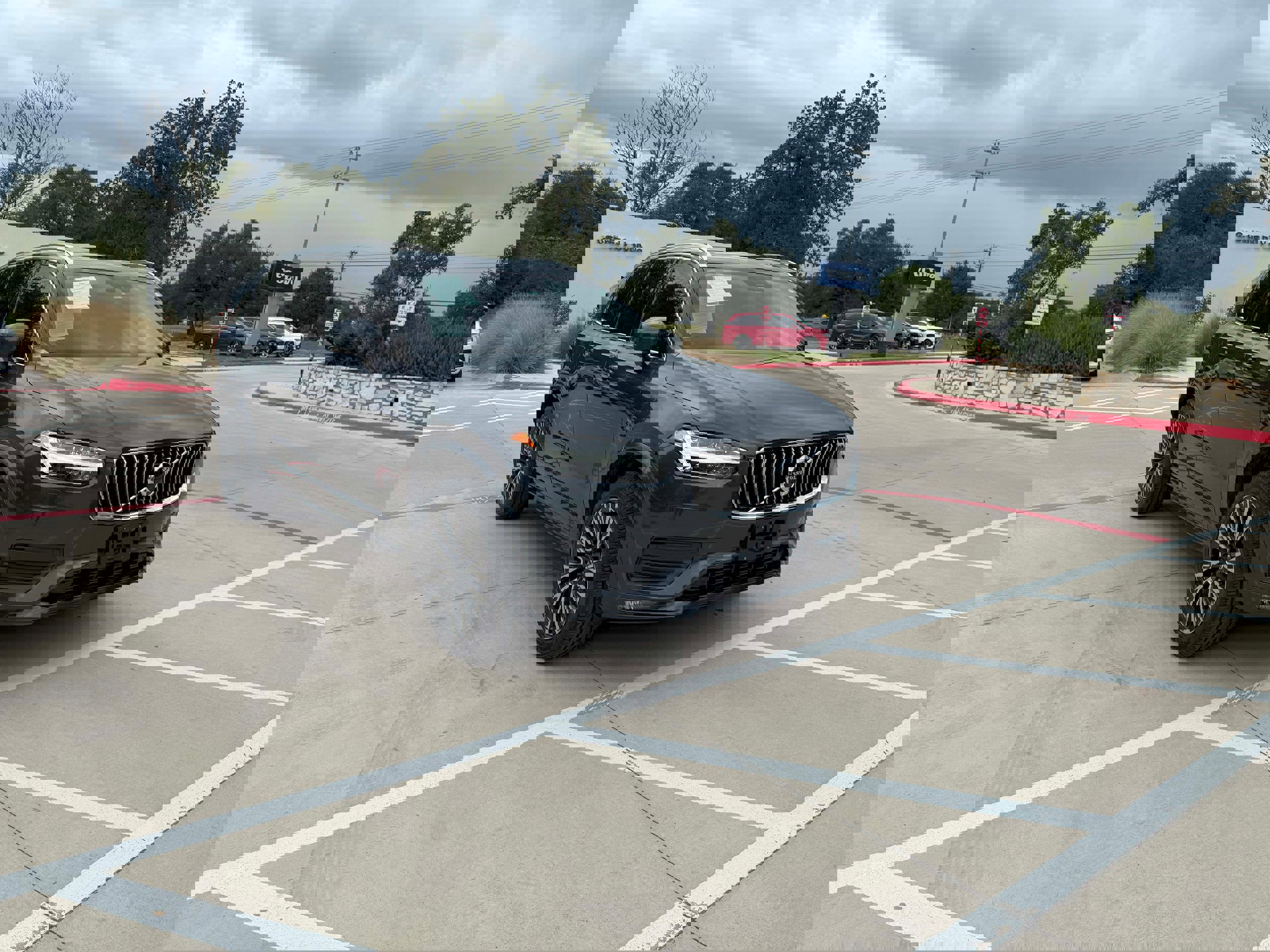 Used 2022 Volvo XC90 T6 Momentum image 7