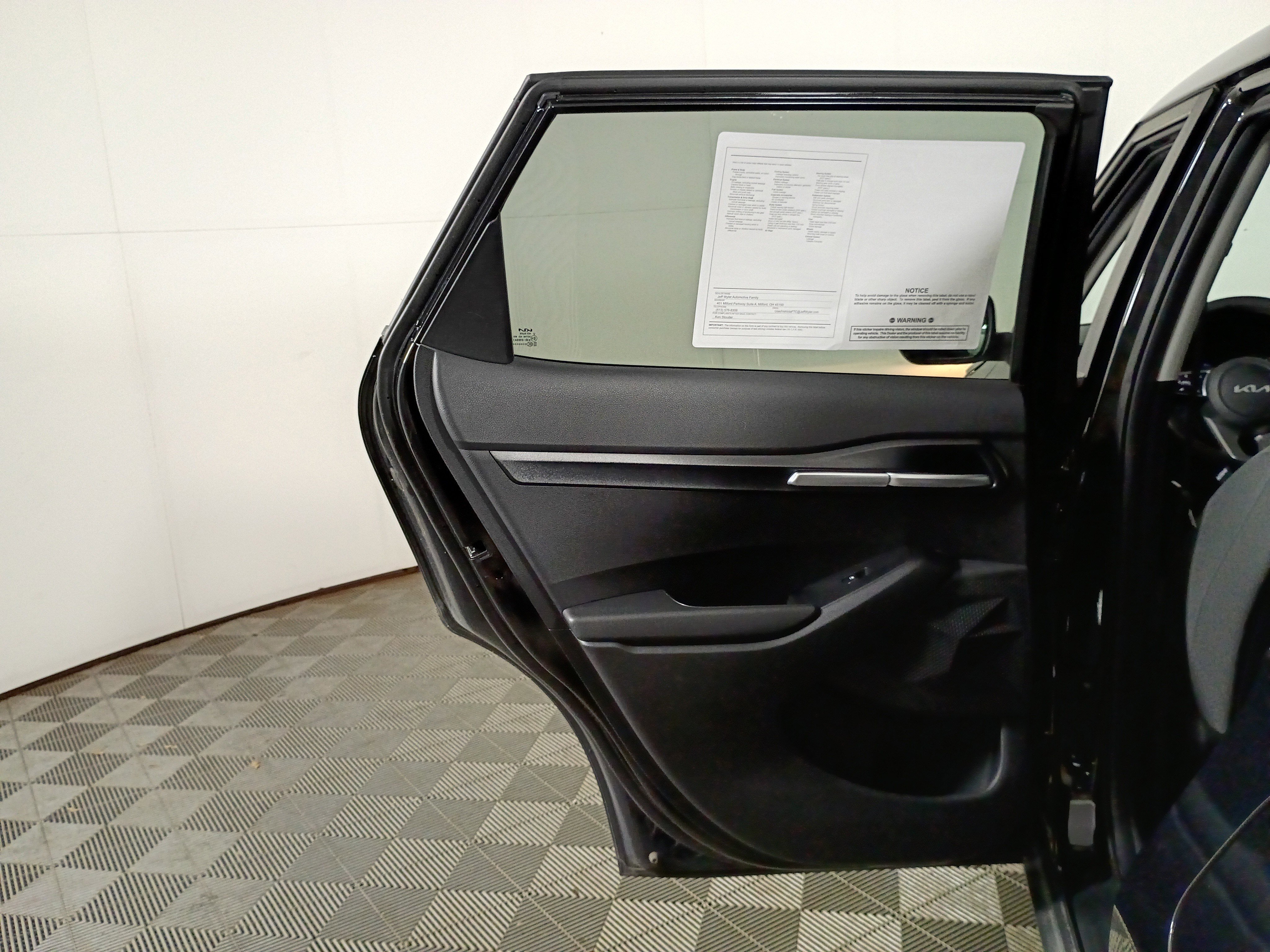 Certified 2023 Kia Seltos LX image 32