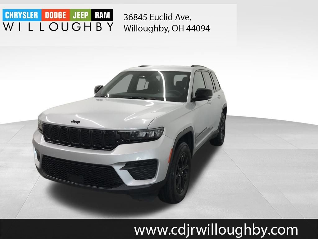Used 2024 Jeep Grand Cherokee Altitude image 1