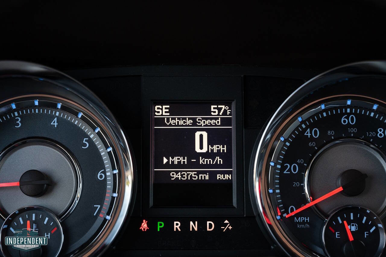 Used 2014 Chrysler Town & Country Touring image 26